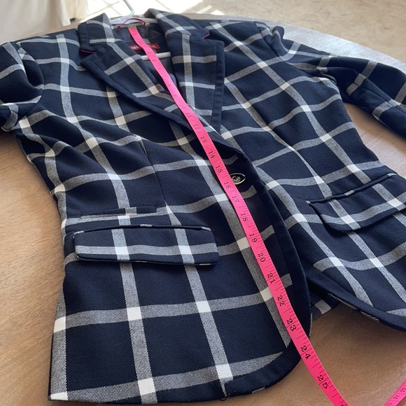 Fun Black and White Plaid Blazer - Picture 6 of 9